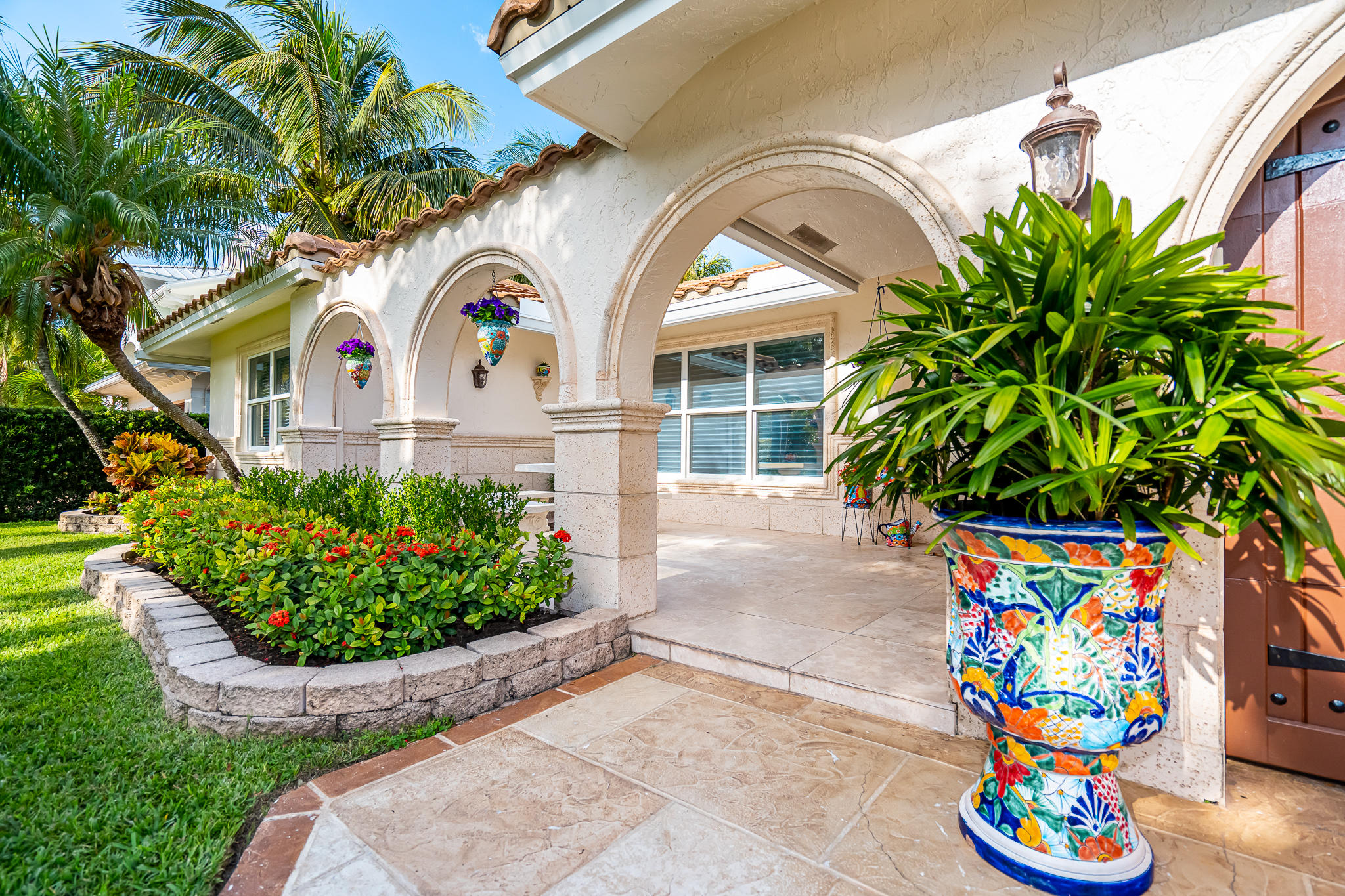 500 Northeast Spanish Trail Boca Raton, FL 33432 - Photo 8 of 50 Front Archway