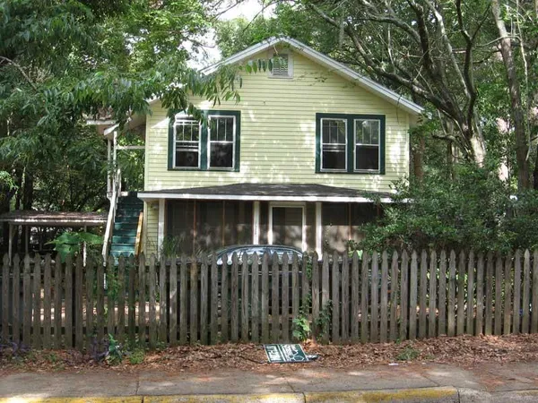 $1,000 | 1612 North M L King Jr Boulevard, Unit UP, Tallahassee, FL 32303