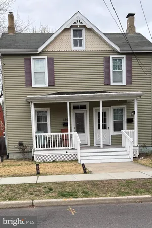 $1,750 | 124 Dey Street, Hightstown, NJ 08520