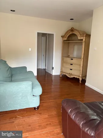 $1,750 | 124 Dey Street, Hightstown, NJ 08520