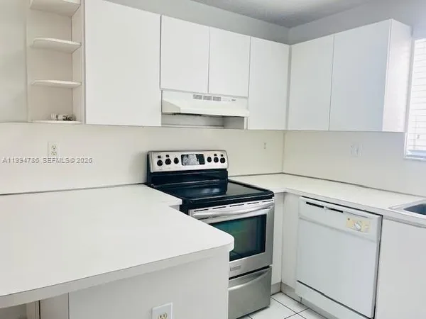 $2,250 | 3260 West 70th Street, Unit 202, Hialeah, FL 33018