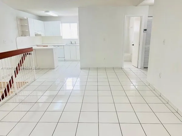 $2,250 | 3260 West 70th Street, Unit 202, Hialeah, FL 33018