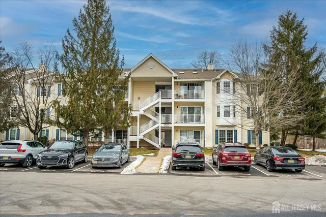 $369,900 | 45 Amethyst Way, Franklin Park, NJ 08823