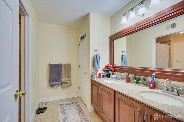 $359,900 | 45 Amethyst Way, Franklin Park, NJ 08823