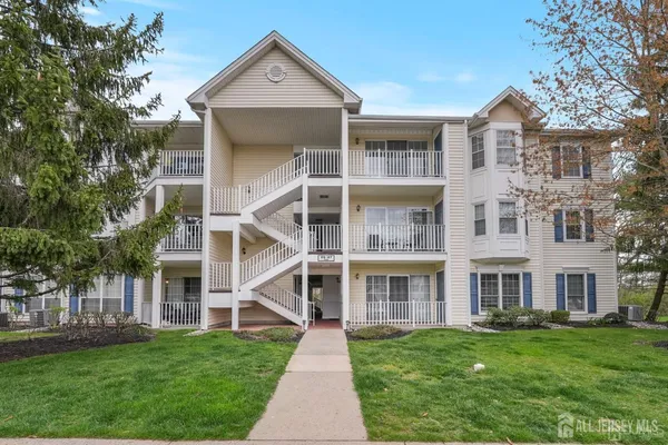 $359,900 | 45 Amethyst Way, Franklin Park, NJ 08823