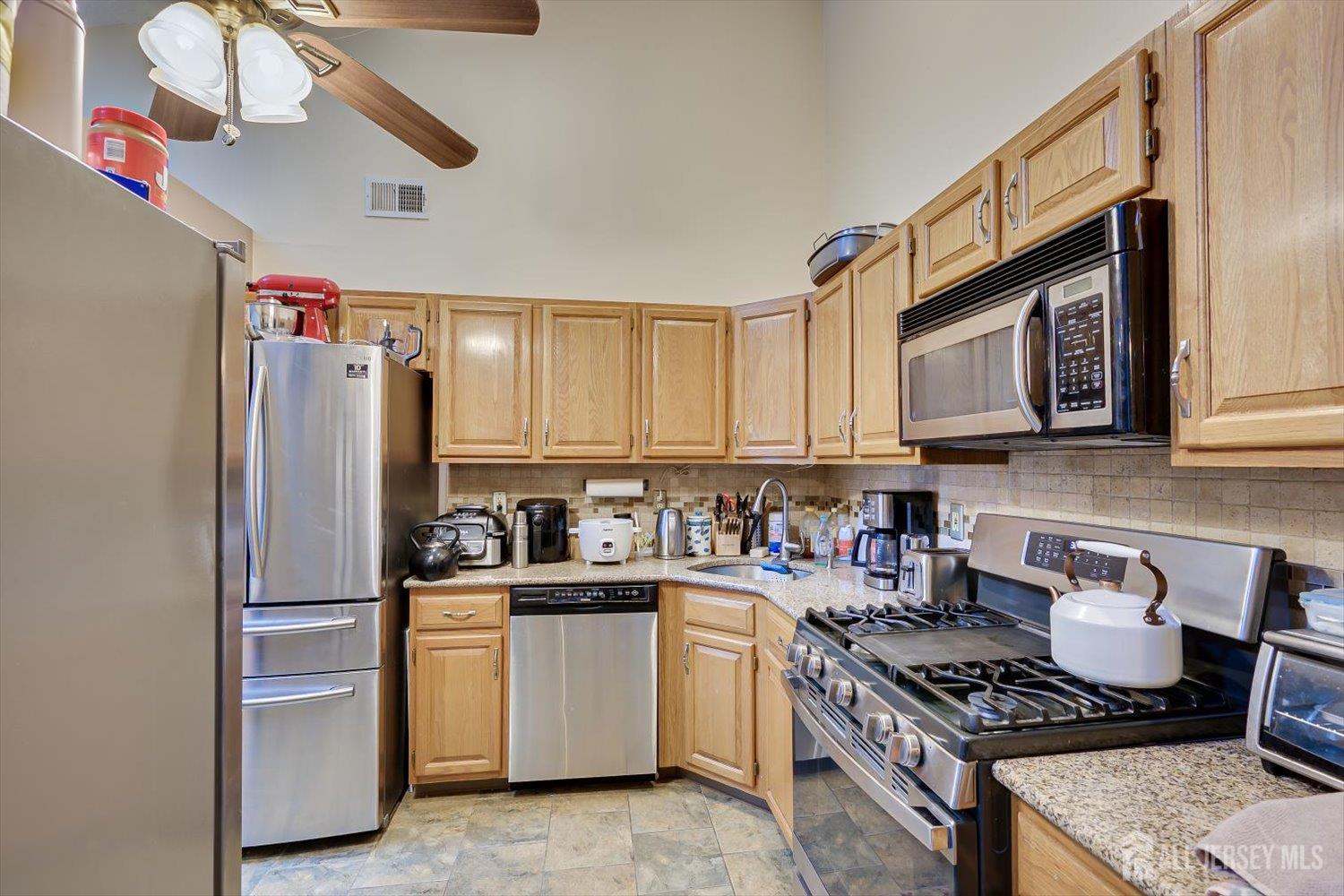 45 Amethyst Way Franklin Park, NJ 08823 - Photo 9 of 25