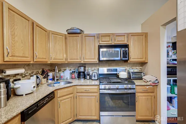 $359,900 | 45 Amethyst Way, Franklin Park, NJ 08823