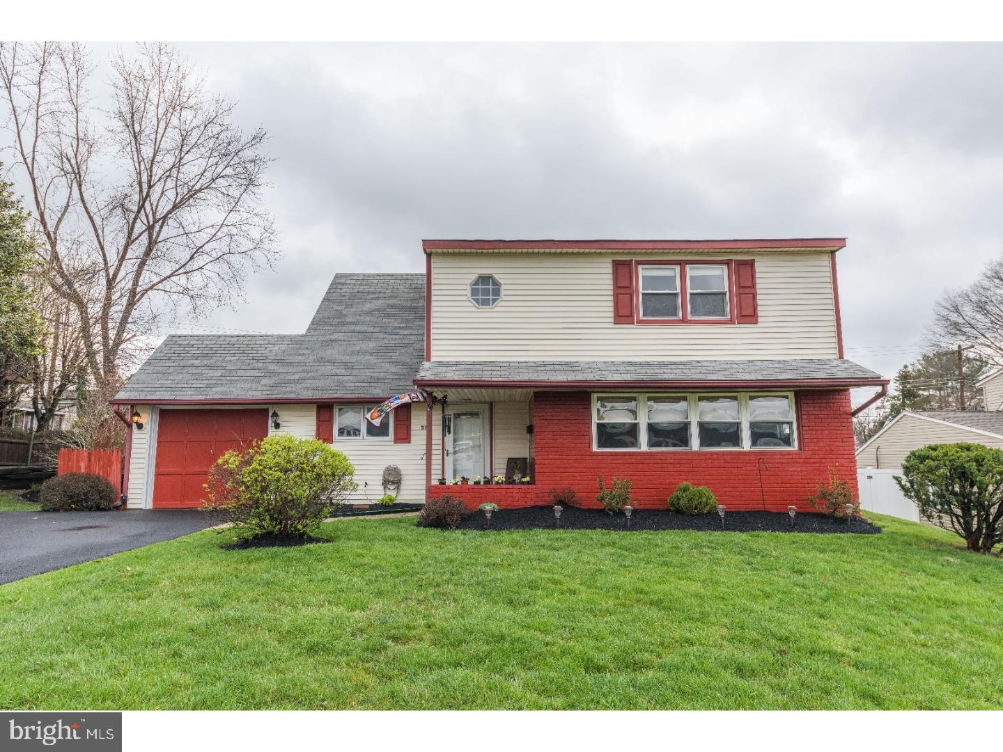 30 Hyacinth Road Levittown, PA 19056 - Photo 1 of 25 Exterior Front