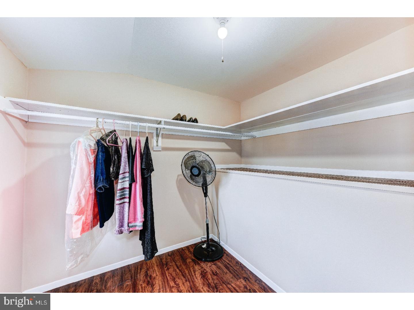 30 Hyacinth Road Levittown, PA 19056 - Photo 16 of 25 Walk-in Closet