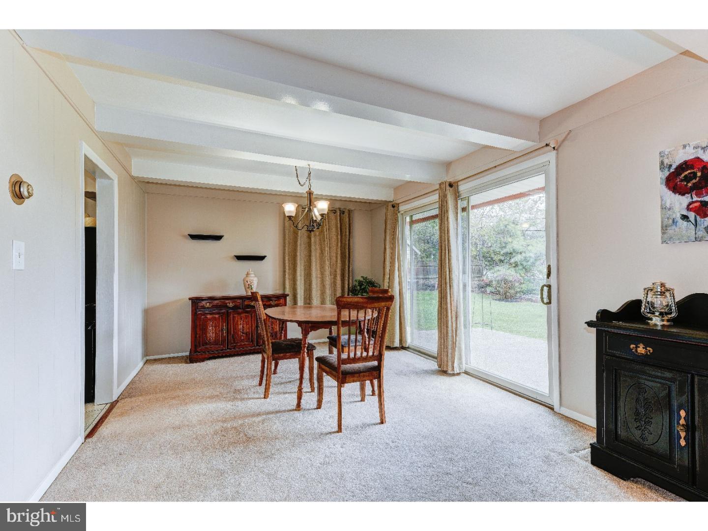30 Hyacinth Road Levittown, PA 19056 - Photo 10 of 25 Dining Room