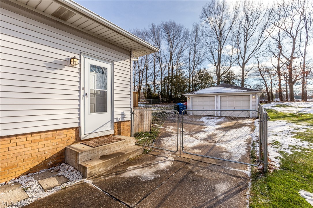 9685 Reichert Road Parma, OH 44130 - Photo 23 of 25