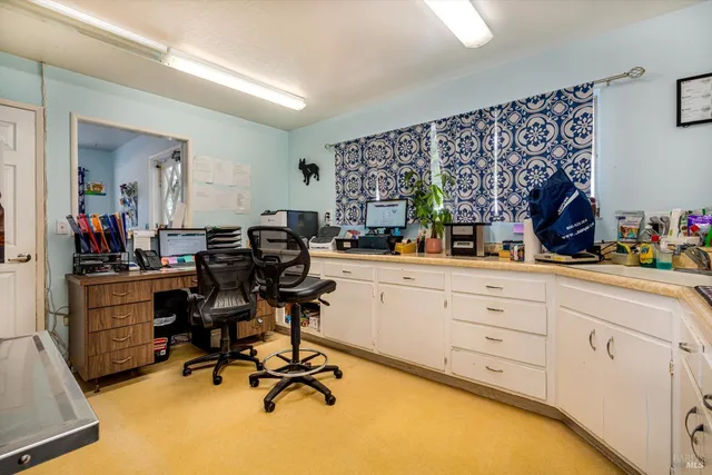 a black and white photo of a room