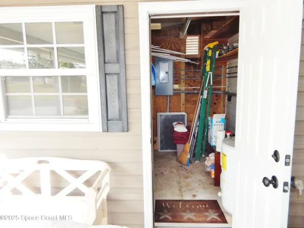 a picture of a bathroom