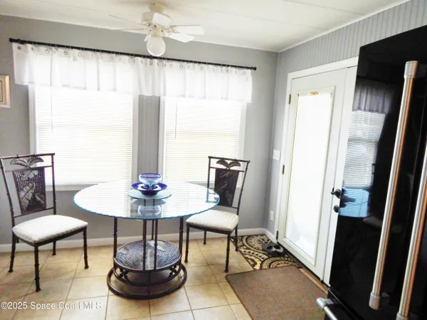 a view of a livingroom with furniture