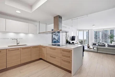 $1,149,000 | 17301 Biscayne Boulevard, Unit 1905, North Miami Beach, FL 33160