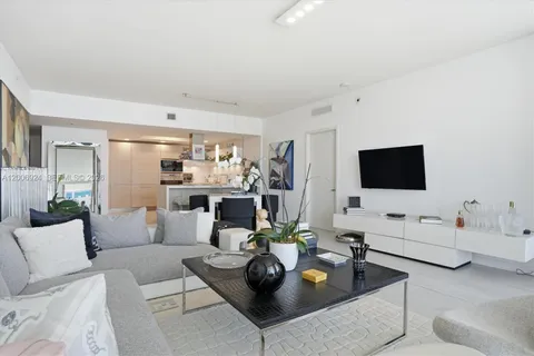 $1,149,000 | 17301 Biscayne Boulevard, Unit 1905, North Miami Beach, FL 33160