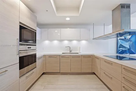 $1,149,000 | 17301 Biscayne Boulevard, Unit 1905, North Miami Beach, FL 33160