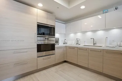 $1,149,000 | 17301 Biscayne Boulevard, Unit 1905, North Miami Beach, FL 33160