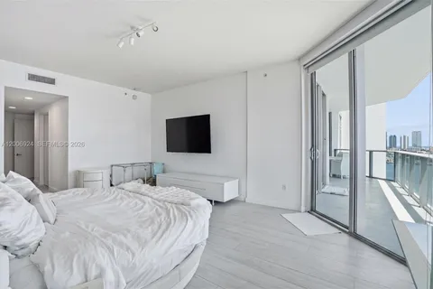 $1,149,000 | 17301 Biscayne Boulevard, Unit 1905, North Miami Beach, FL 33160