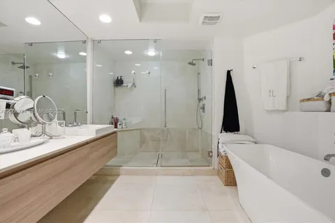 $1,149,000 | 17301 Biscayne Boulevard, Unit 1905, North Miami Beach, FL 33160