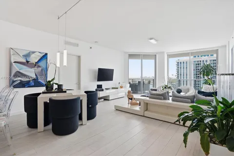 $1,149,000 | 17301 Biscayne Boulevard, Unit 1905, North Miami Beach, FL 33160