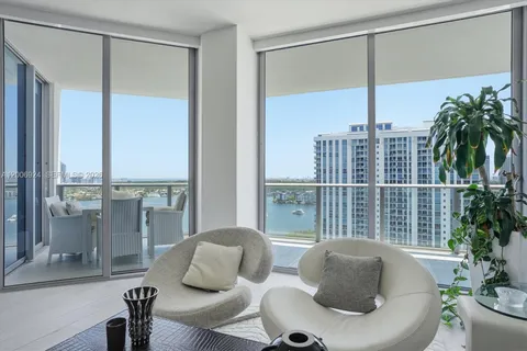 $1,149,000 | 17301 Biscayne Boulevard, Unit 1905, North Miami Beach, FL 33160