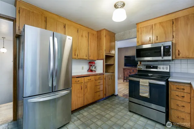 $769,000 | 24007 44th Avenue West, Mountlake Terrace, WA 98043