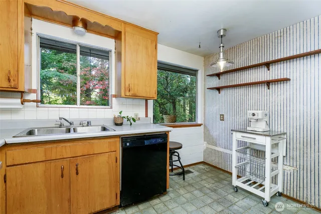 $769,000 | 24007 44th Avenue West, Mountlake Terrace, WA 98043