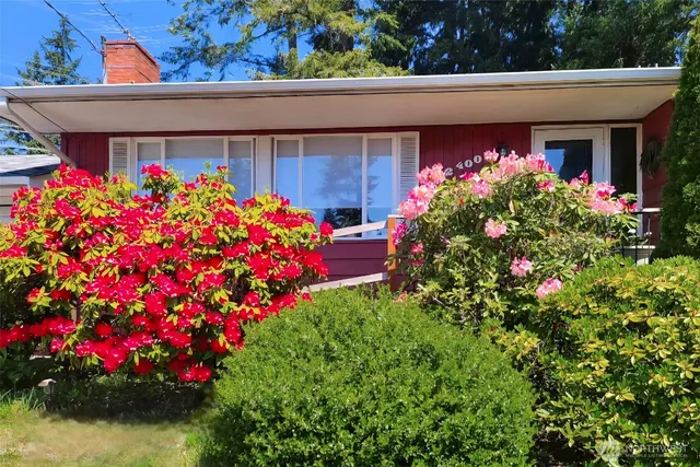 $769,000 | 24007 44th Avenue West, Mountlake Terrace, WA 98043