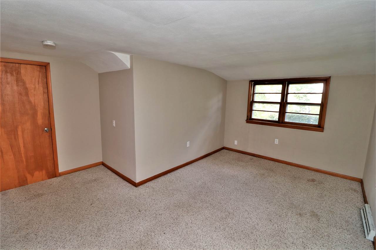 4330 Hononegah Road Roscoe, IL 61073 - Photo 17 of 25 an empty room with windows and closet