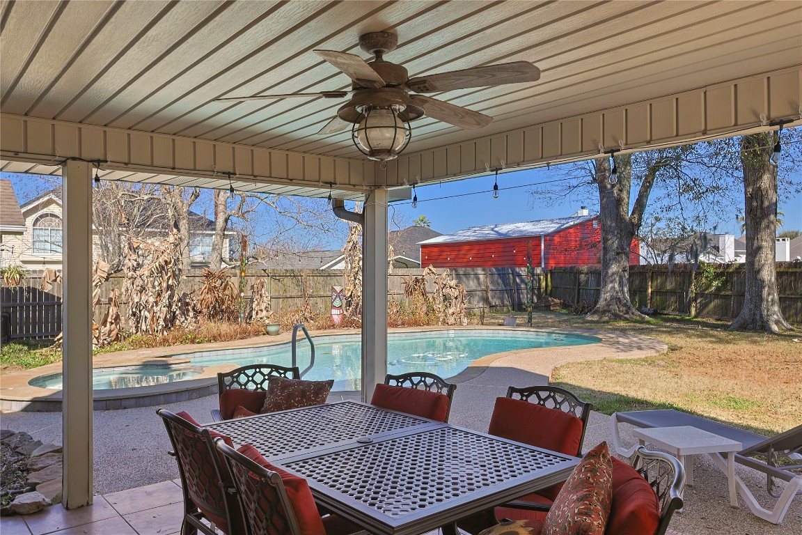 106 Mockingbird Lane Bridge City, TX 77611 - Photo 19 of 28