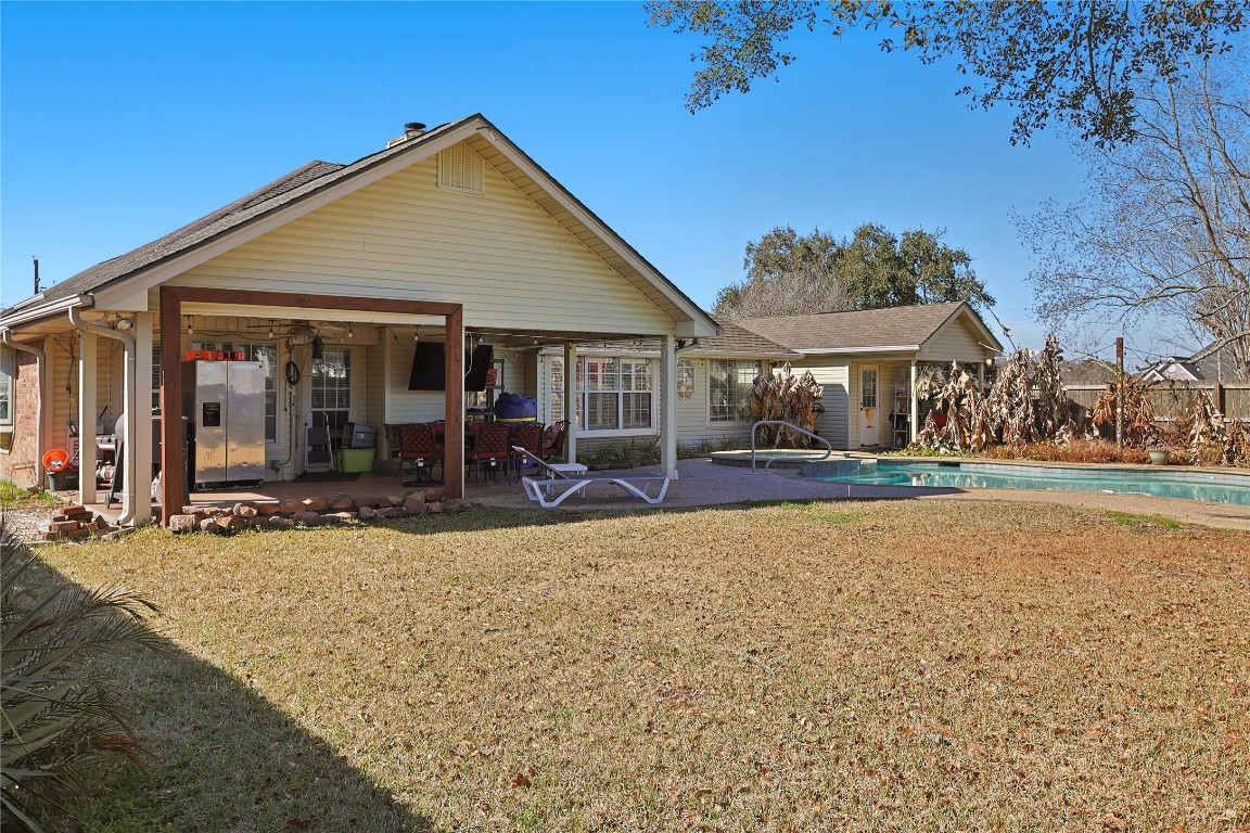 106 Mockingbird Lane Bridge City, TX 77611 - Photo 24 of 28