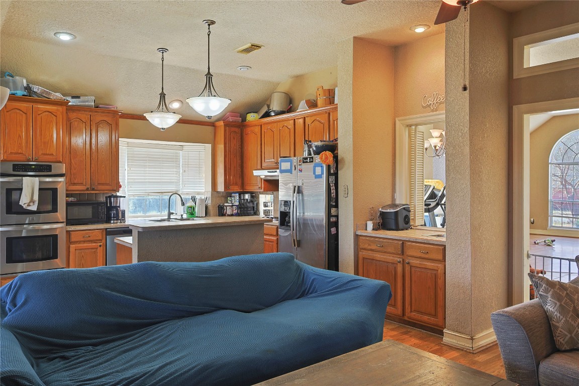 106 Mockingbird Lane Bridge City, TX 77611 - Photo 5 of 28