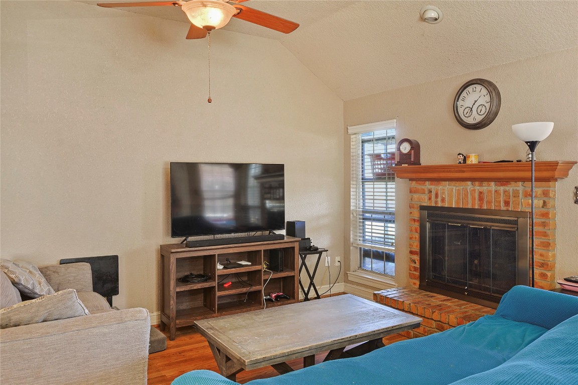 106 Mockingbird Lane Bridge City, TX 77611 - Photo 7 of 28