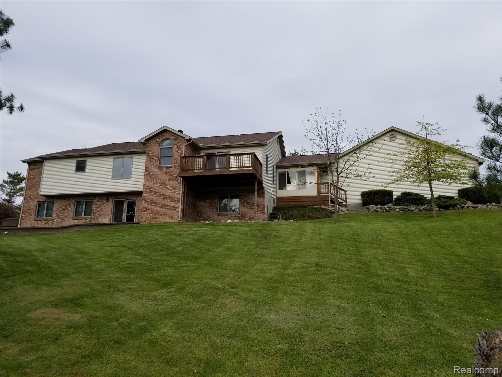 5865 Genesee Road Lapeer, MI 48446 - Photo 3 of 42 20190521_182247.jpg