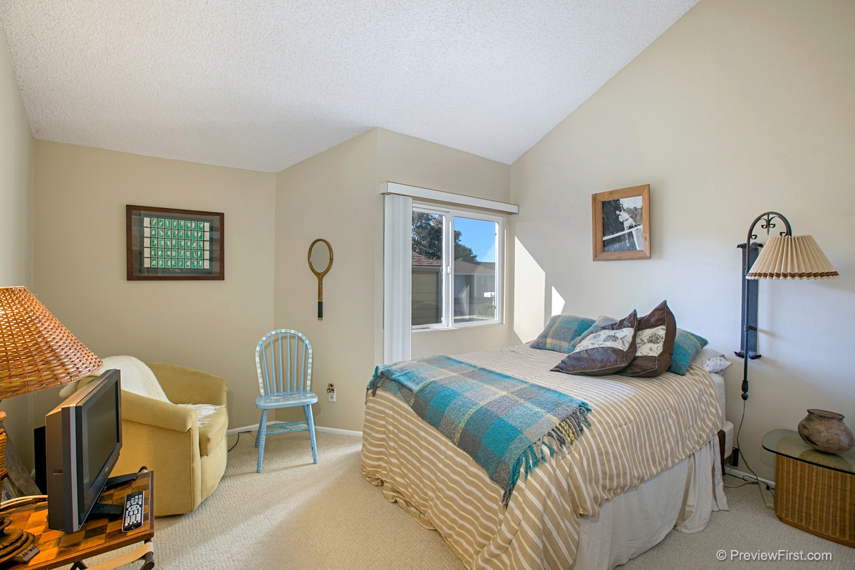 1815 Wilton Road Encinitas, CA 92024 - Photo 14 of 25 2nd Bedroom