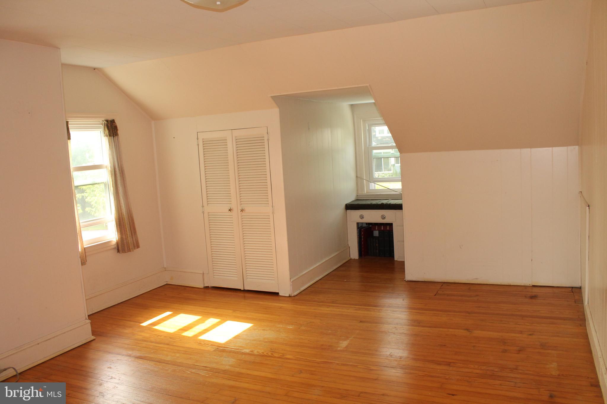 1609 Ridgeview Avenue Lancaster, PA 17603 - Photo 14 of 27 BEDROOM 2ND FLOOR