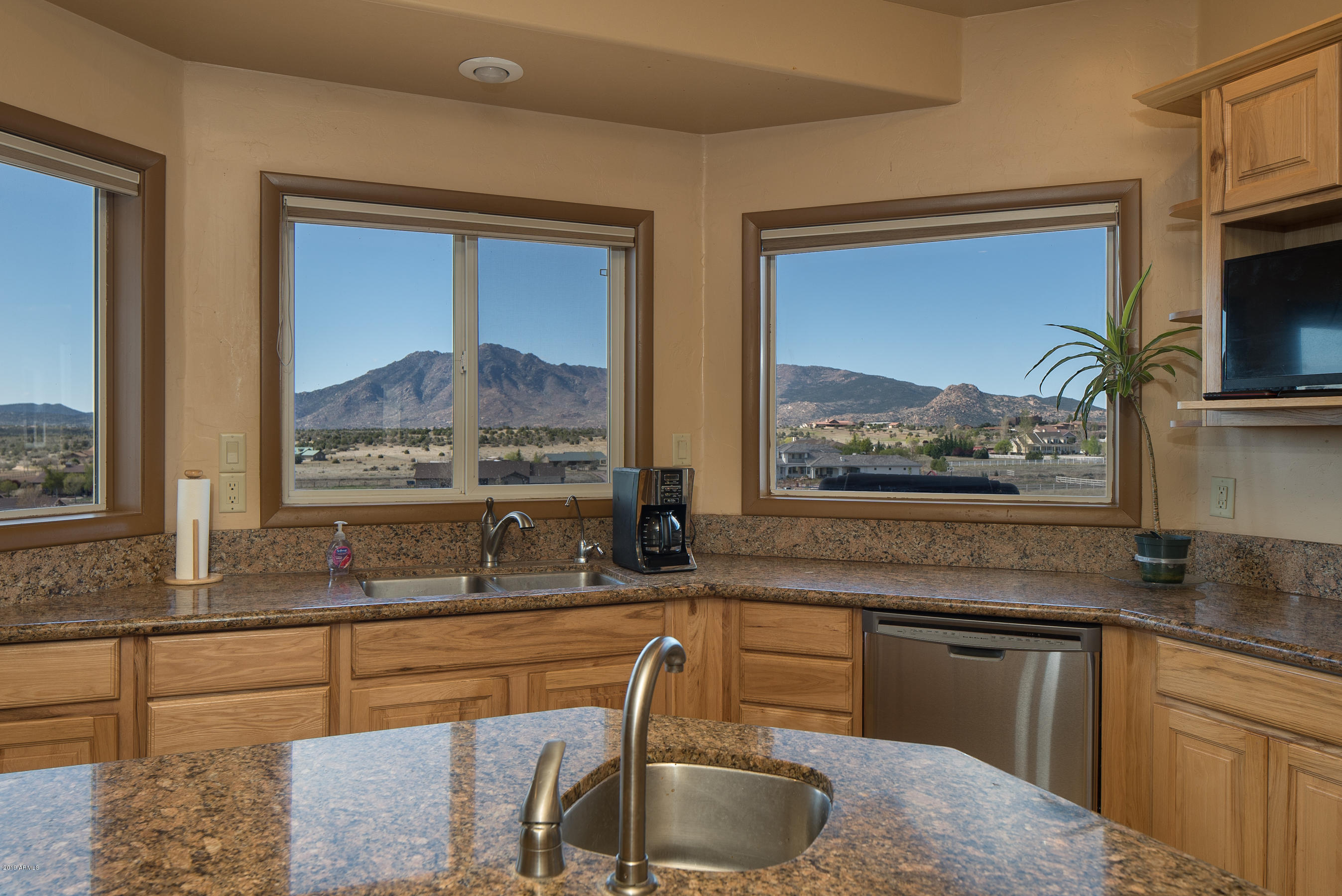 3555 Friendly Meadow Road Prescott, AZ 86305 - Photo 5 of 38 4 - Kitchen - 3555 Friendly Meadow