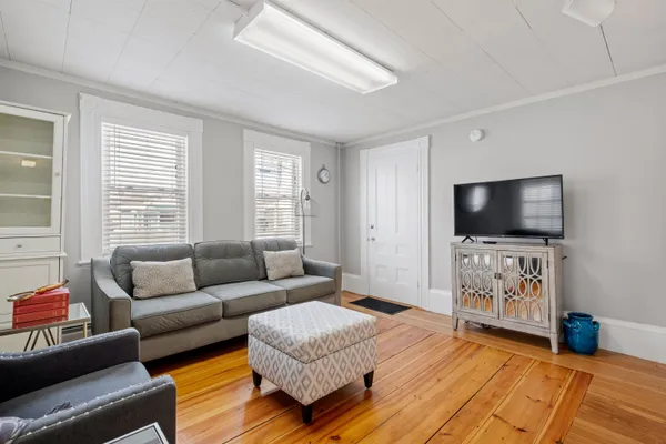 $3,999 | 21 Portsmouth Avenue, Exeter, NH 03833
