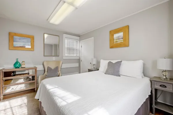 $3,999 | 21 Portsmouth Avenue, Exeter, NH 03833