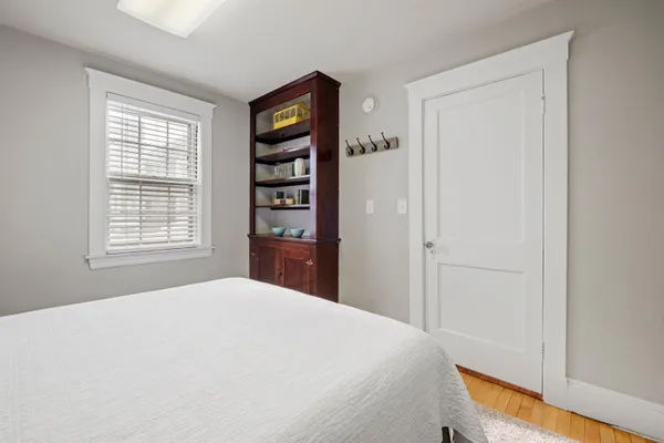 $3,999 | 21 Portsmouth Avenue, Exeter, NH 03833