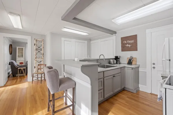 $3,999 | 21 Portsmouth Avenue, Exeter, NH 03833