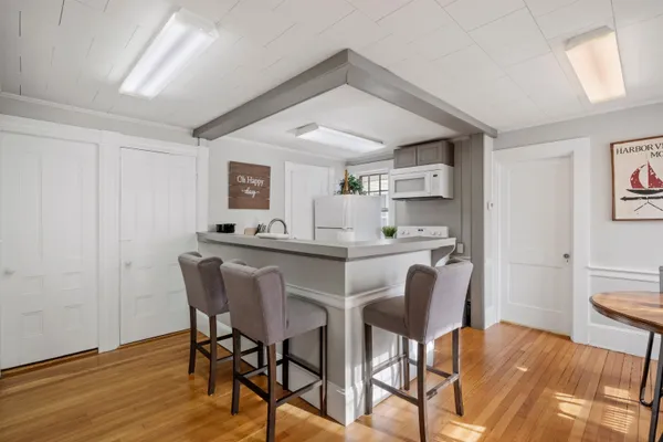 $3,999 | 21 Portsmouth Avenue, Exeter, NH 03833