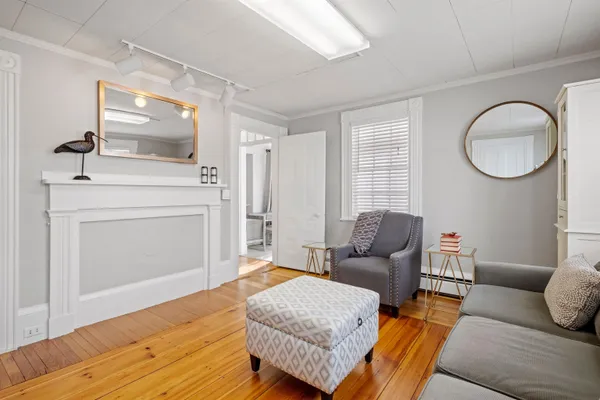 $3,999 | 21 Portsmouth Avenue, Exeter, NH 03833
