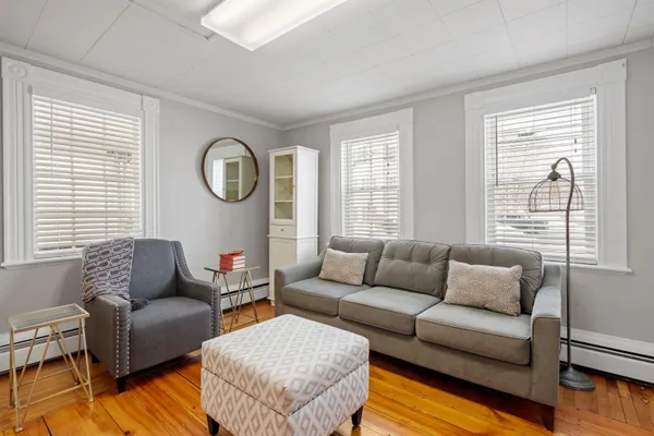 $3,999 | 21 Portsmouth Avenue, Exeter, NH 03833