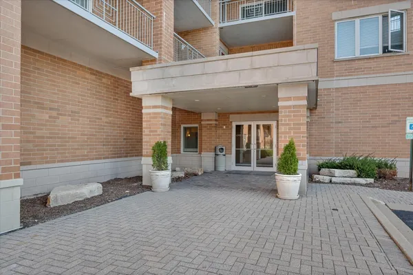 $349,900 | 1 South Lincoln Avenue, Unit 311, Lombard, IL 60148