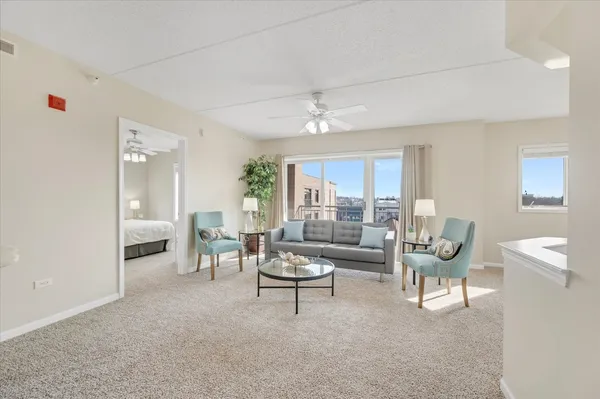 $349,900 | 1 South Lincoln Avenue, Unit 311, Lombard, IL 60148
