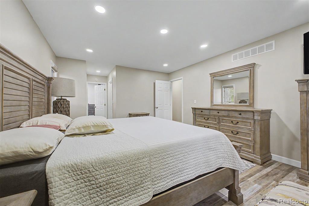 816 North Beech Daly Road Dearborn Heights, MI 48127 - Photo 21 of 47