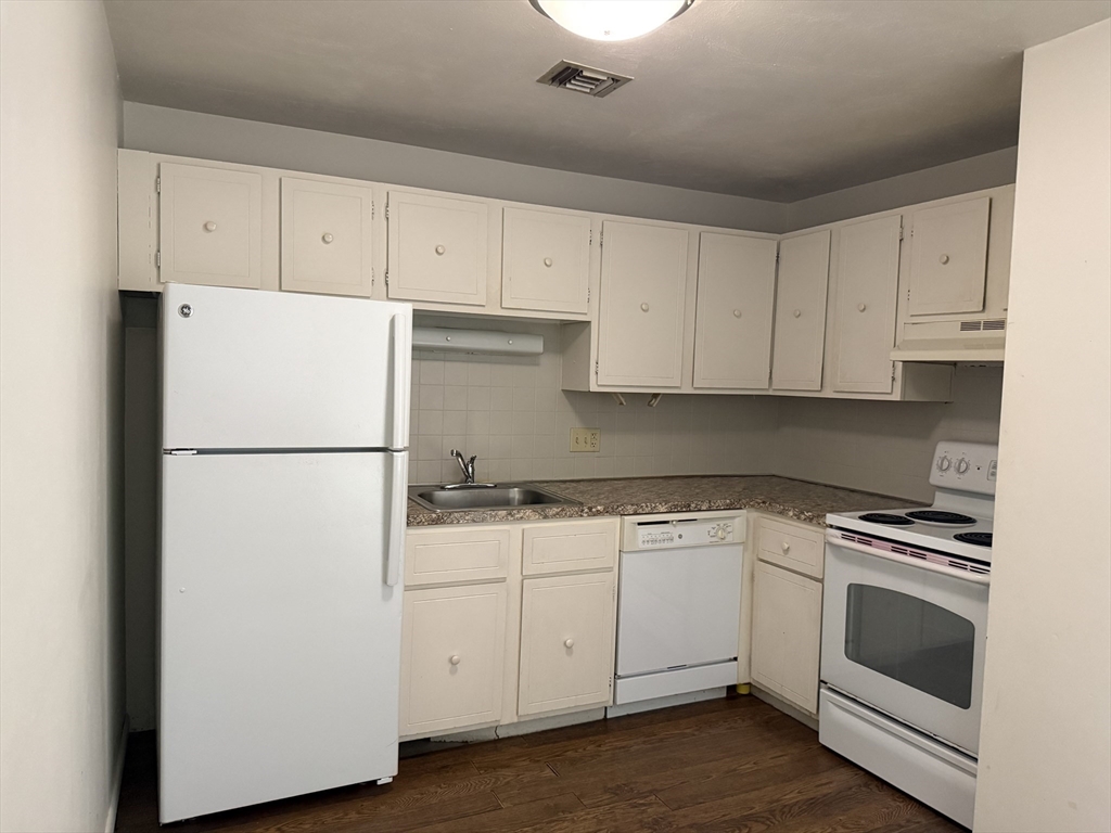 176 Maple Avenue, Unit 434 Rutland, MA 01543 - Photo 2 of 22