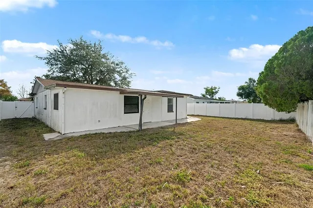 $2,100 | 9931 Woodstock Lane, Port Richey, FL 34668